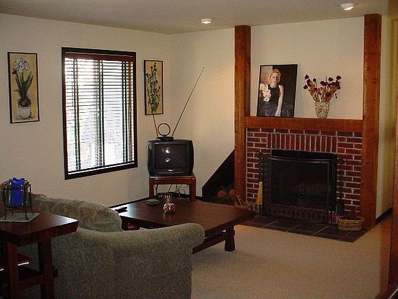 4th image of 213 Apple Hill Ln