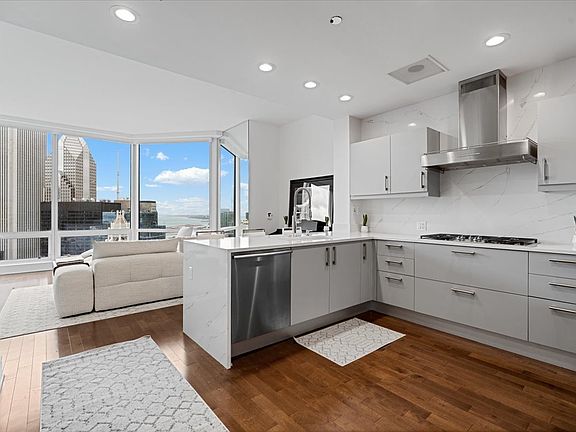 2nd image of 401 N Wabash Ave #39-L