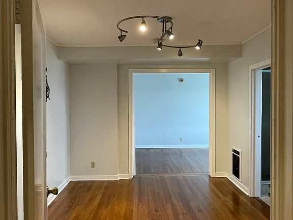 2nd image of 29 Lupine Ave