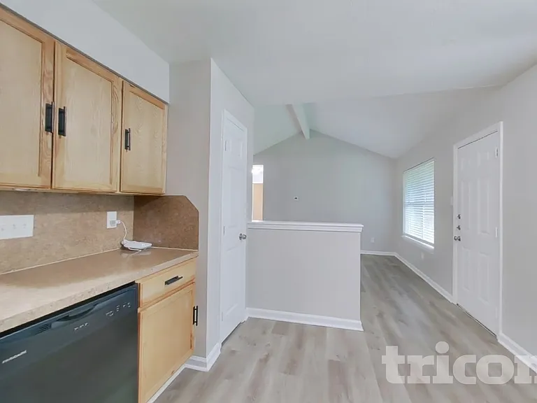 12211 Haroldson Forest Dr — Photo 6
