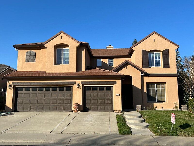 1st image of 1692 Woodhaven Cir