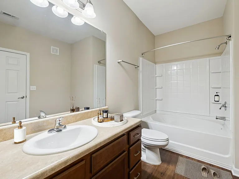 The Evergreen - 2 Bed / 1 Bath - 1,089-1,105 Sq.Ft.