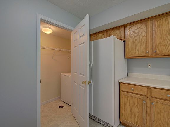 5th image of 8614 Ellingsworth Way