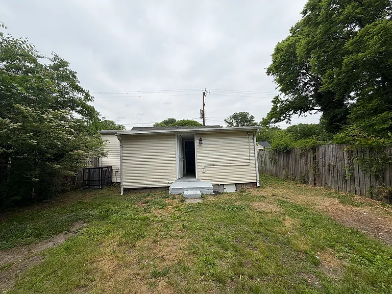 2208 Keswick Ave — Photo 14