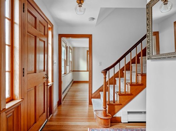 21 Winsor Ln, Topsfield, MA 01983