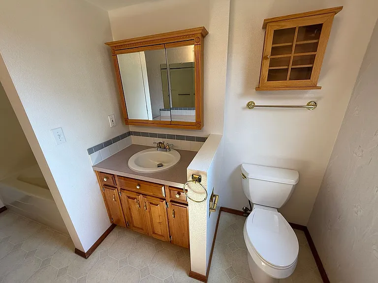 460 SE Conifer Pl — Photo 26