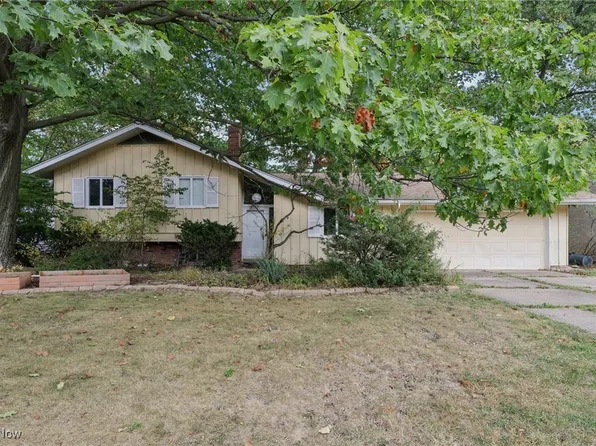 321 Royal Oak Blvd, Richmond Heights, OH 44143