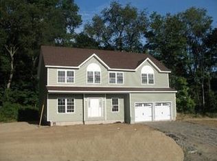 30 Suburban Ct, New Windsor, NY 12553