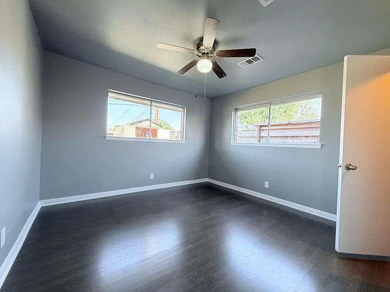 7715 Catalina Ln — Photo 8