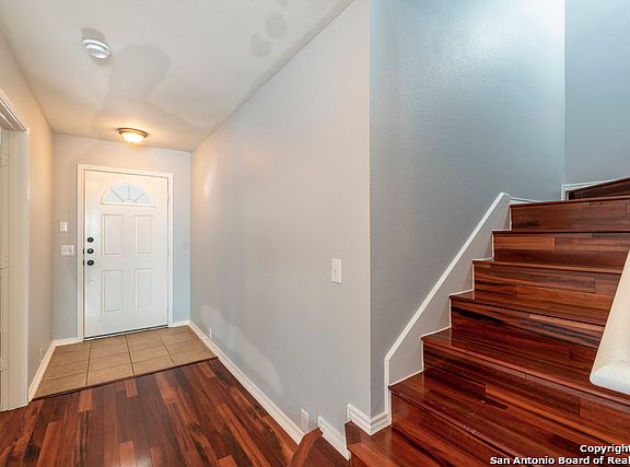 4th image of 1604 Rolling Brook Ln