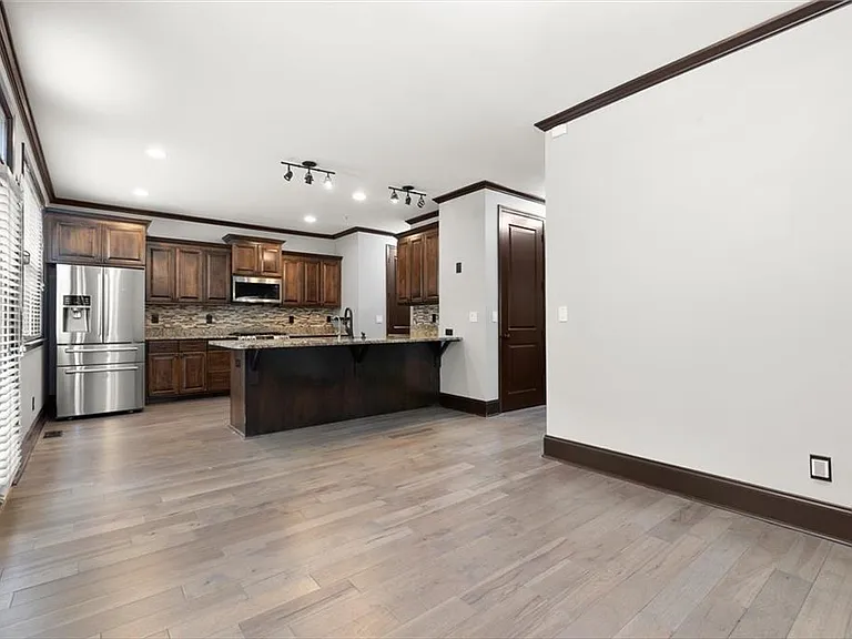 5583 Julian Pl — Photo 15