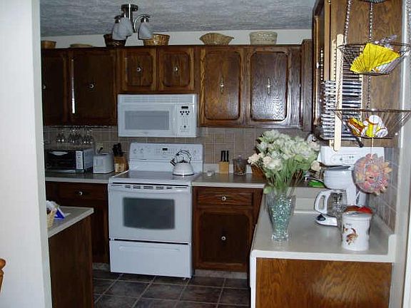 2nd image of 9416 N Thornwood Dr