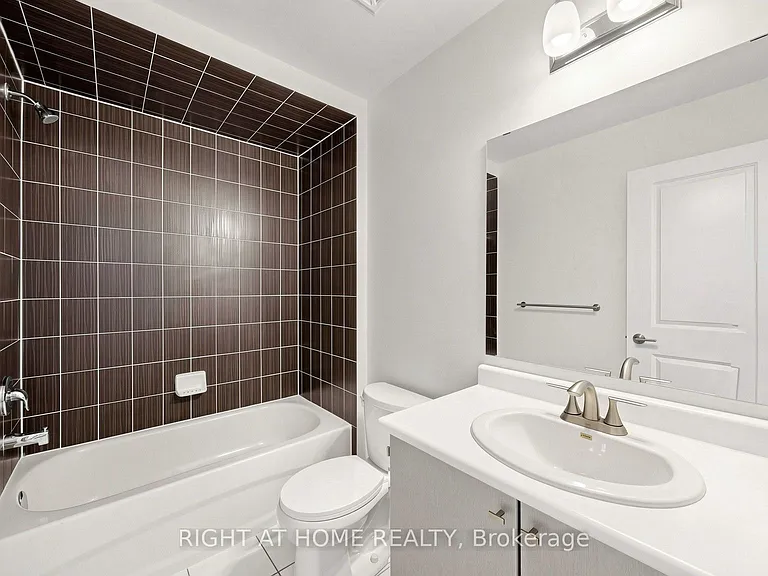 2333 Sawgrass Dr #205 — Photo 19