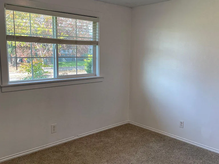 4788 Marshall Ave — Photo 5