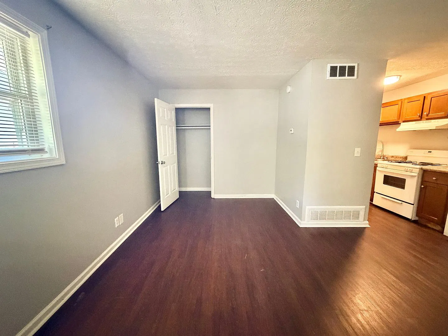 4408 S 1st Street — Photo 3