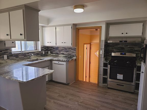 3rd image of 28326 Campbell Dr