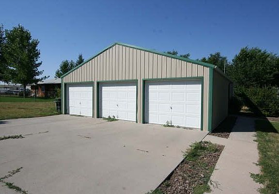 3 Car Garage