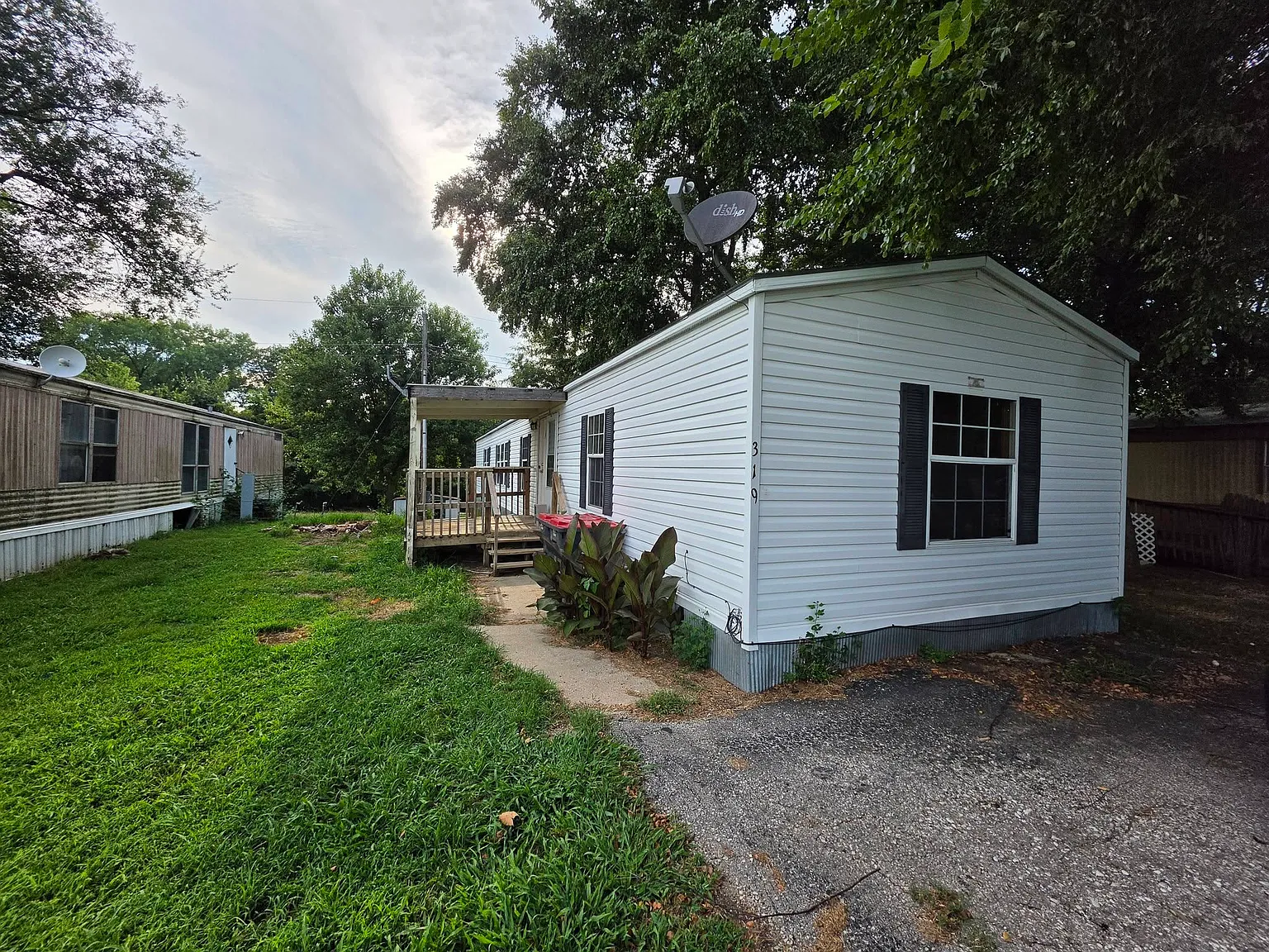 3 bed, $895 — Photo 2