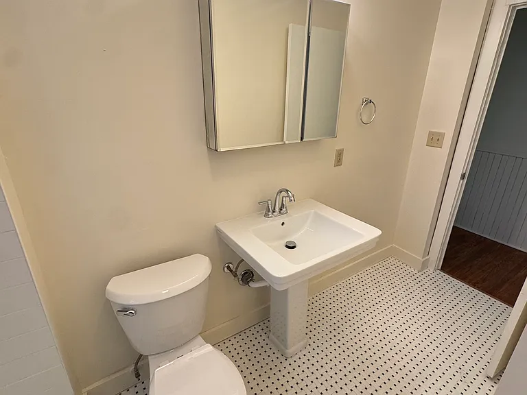 612 Auburn Ave #LOWER — Photo 10