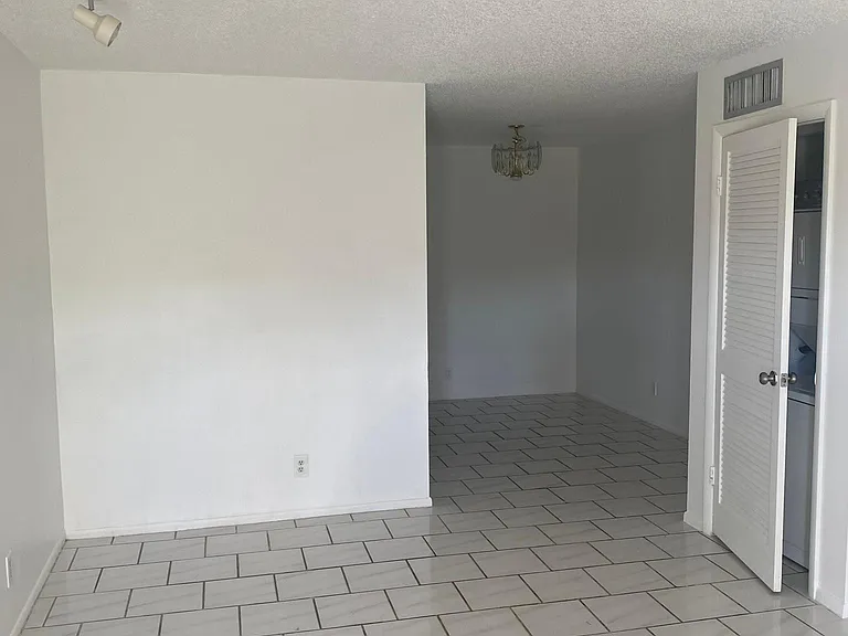 11374 Royal Palm Blvd — Photo 4