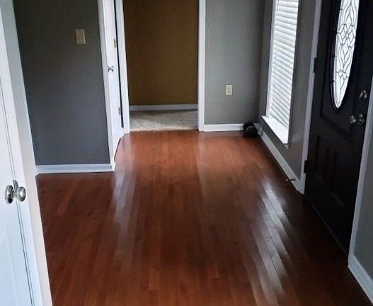 3rd image of 324 Bradford Ct