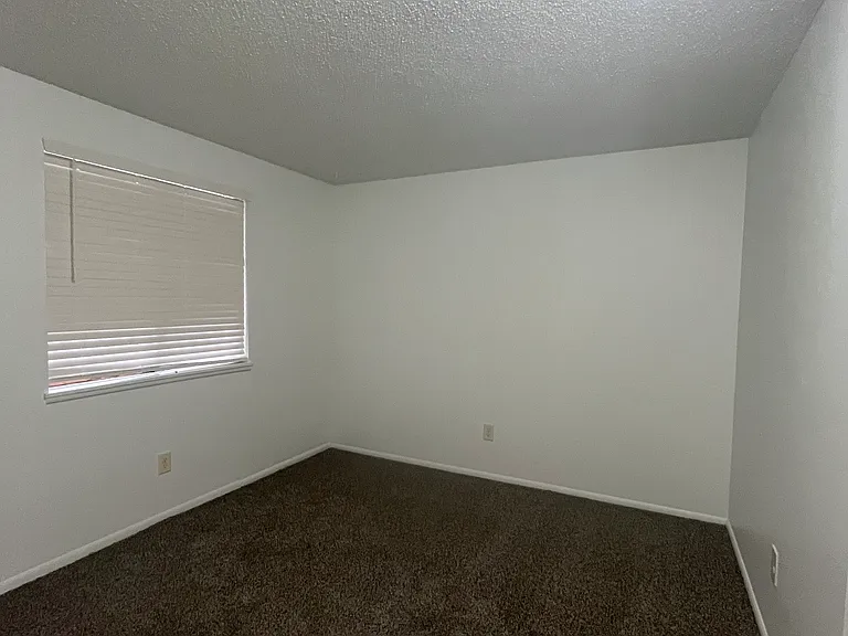 Northridge Court Apartments — Photo 9