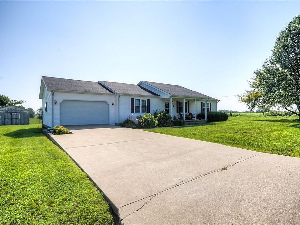 2nd image of 270 Sunset Dr