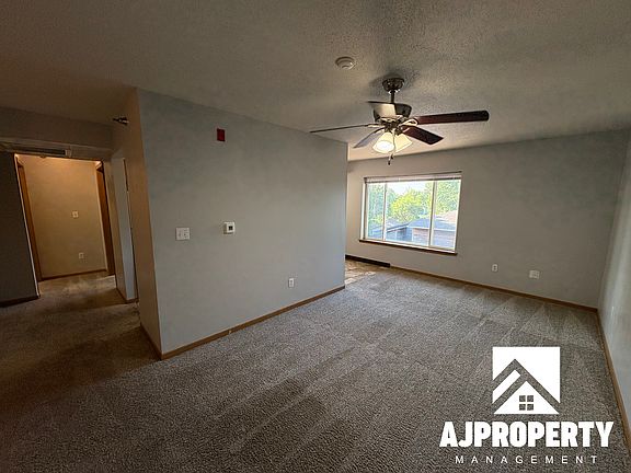 2nd image of 1000 S Summit Ave #7