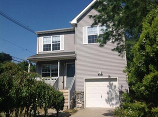 40 Central Ave, Highlands, NJ 07732