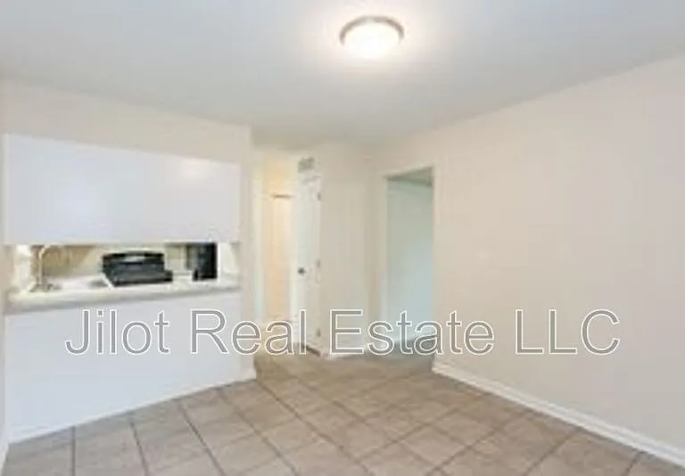 2015 Oak Park Ln — Photo 9