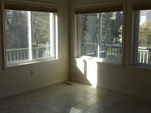 125 Pepperton Ct, Lititz, PA 17543