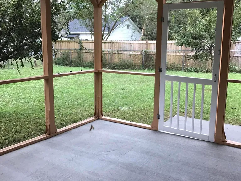 2073 Parkway Dr — Photo 17