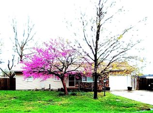 1624 S Clark Ave, Bolivar, MO 65613