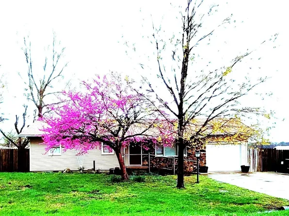 1624 S Clark Avenue, Bolivar, MO 65613