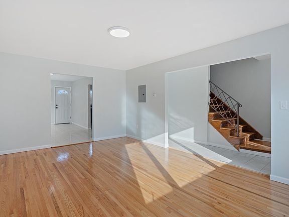 3rd image of 518 McLean Ave Floor 2