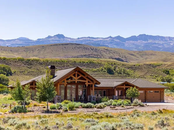 533 Road 6NS, Cody, WY 82414