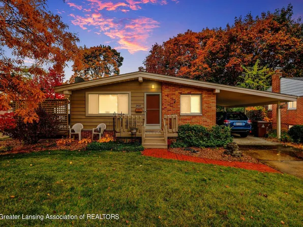 2422 Ridgeline Dr, Lansing, MI 48912