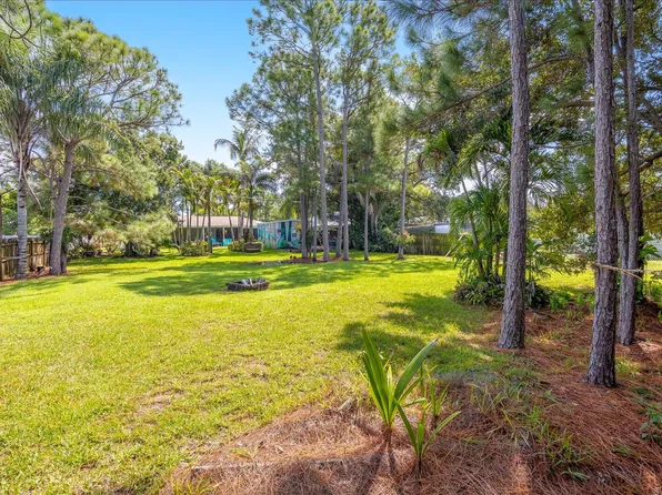 1261 SW BYRON Street, Port St Lucie, FL 34983