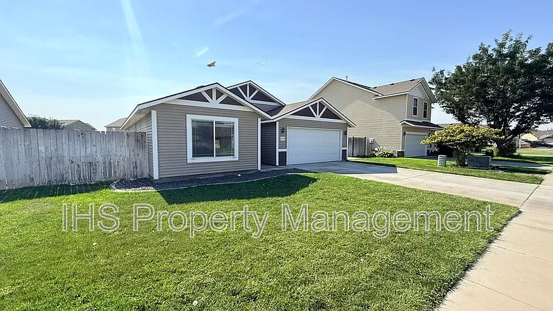 5709 Sidon Ln