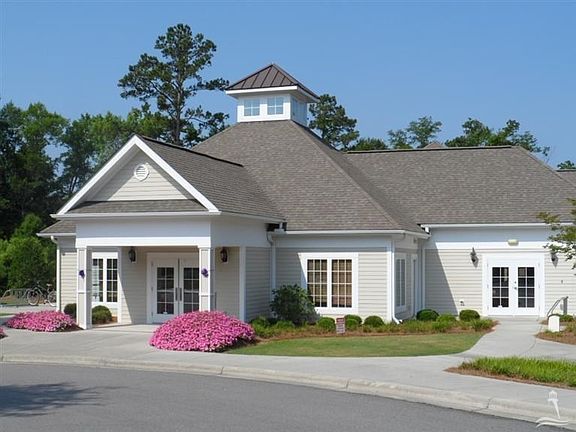 5th image of 472 Arlington Dr SE