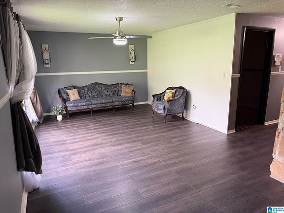5th image of 205 3rd St