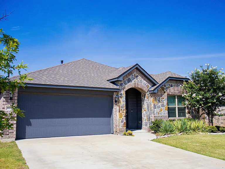 1032 Fairfax Dr — Photo 22