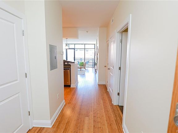 4th image of 1333 W Broad St #U310