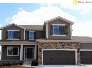 112 SW Greenbriar Dr, Blue Springs, MO 64064