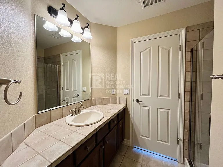 8099 S Country Club Pkwy — Photo 28