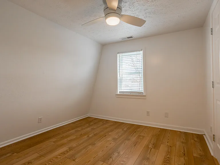 31245 Mohican Dr — Photo 34