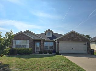 211 Colony Ct, Barling, AR 72923