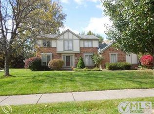 6857 Houghten Dr, Troy, MI 48098
