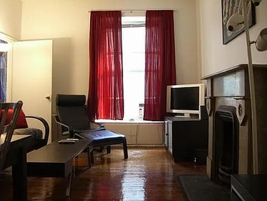 Rented by Anchor Associates | media 4