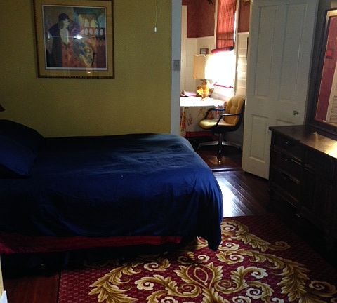 5th image of 526 Belleville St